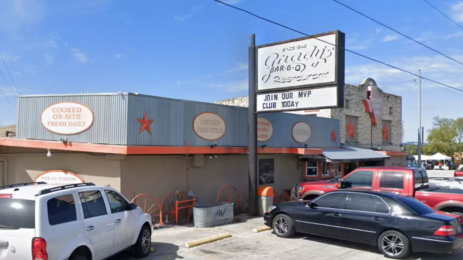 Texas BBQ Mainstay Announces Closure After 52 Years Due to Bankruptcy