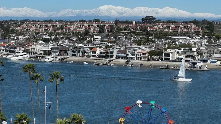 Coast Guard detains more than 20 migrants on boat off California coast