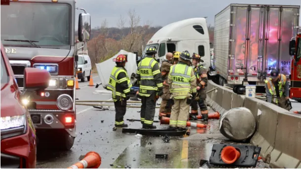 Tractor-Trailer Crash on I-435 Near Midland Drive Causes Injuries and Traffic Delays