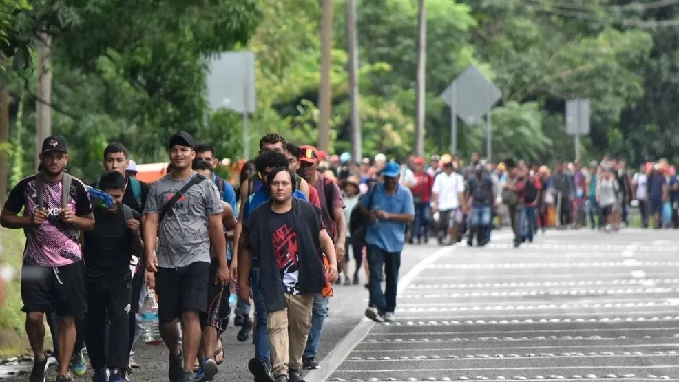 1,500 Migrants in Caravan Face Increased Crackdowns on Route to U.S.